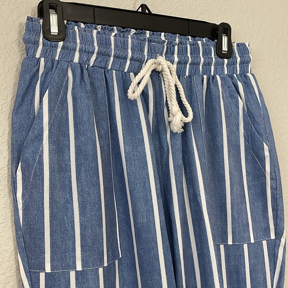 Boutique Small 2 piece set blue white striped strapless top and pants - Picture 4 of 4